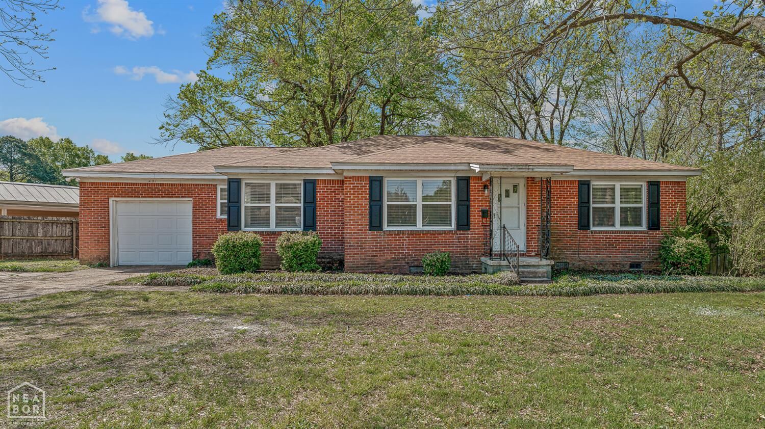 Property Photo:  401 W Highland  AR 72401 