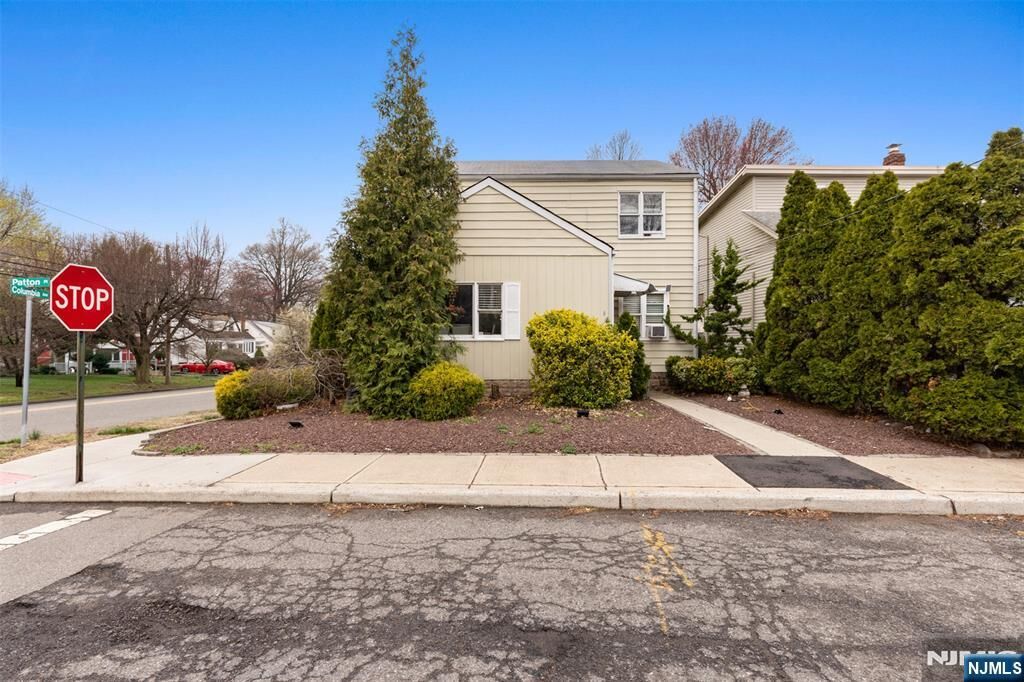 Property Photo:  4 Patton Place  NJ 07628 