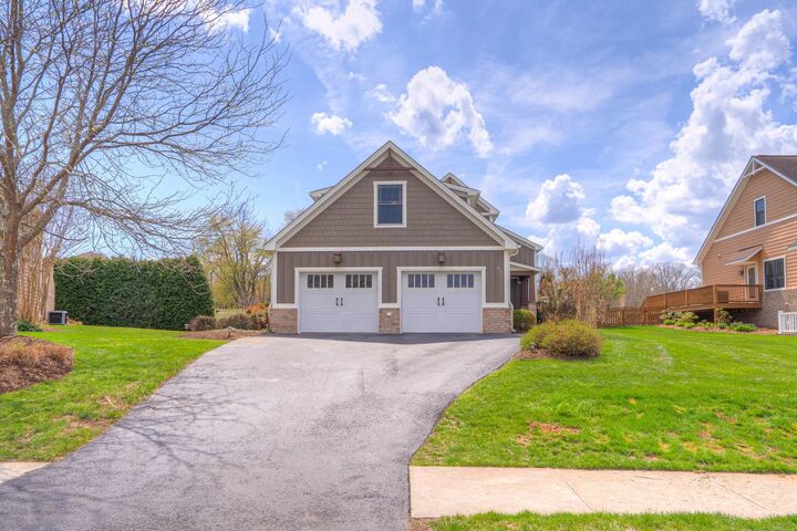 Property Photo: 806 Petra Pass VA 24060