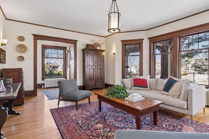 Property Photo:  143 Lexington Parkway N  MN 55104 