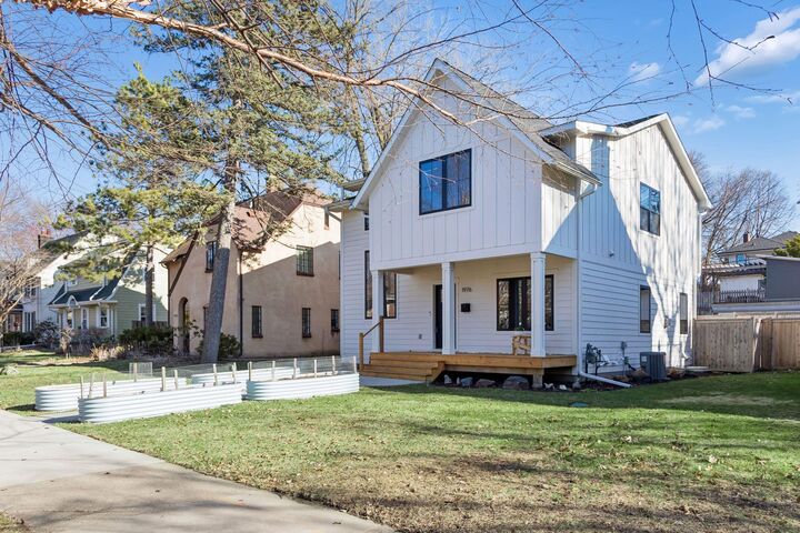 Property Photo:  1976 Fairmount Avenue  MN 55105 
