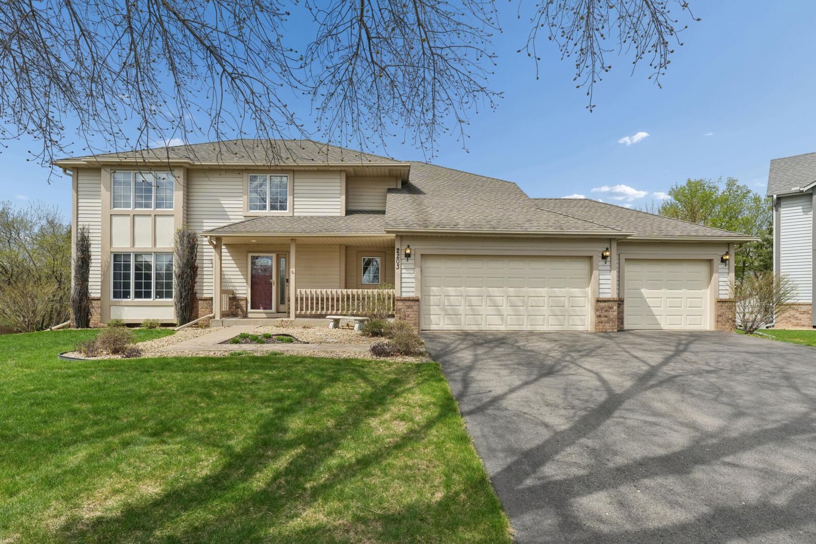Property Photo:  2203 Leyland Bay  MN 55125 