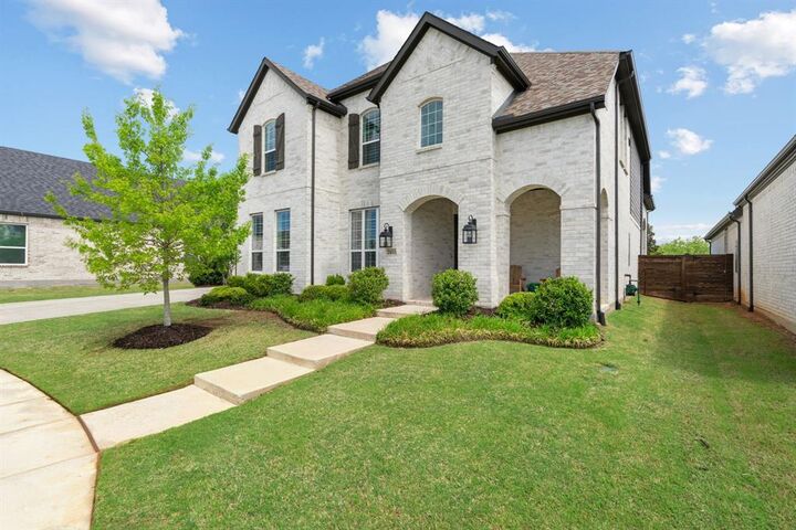 Property Photo: 2405 Casia Landing TX 76226