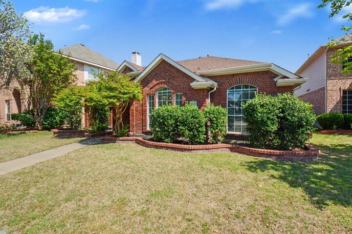 Property Photo: 3921 Iris Court TX 75070