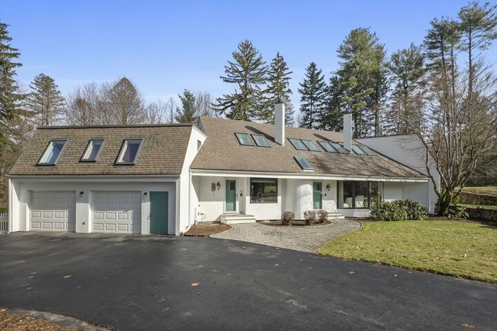 Property Photo:  40 Lincoln Cir E  MA 01810 