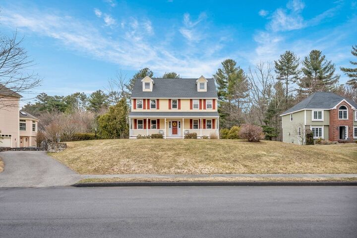 Property Photo: 10 Stonehedge Dr MA 01887