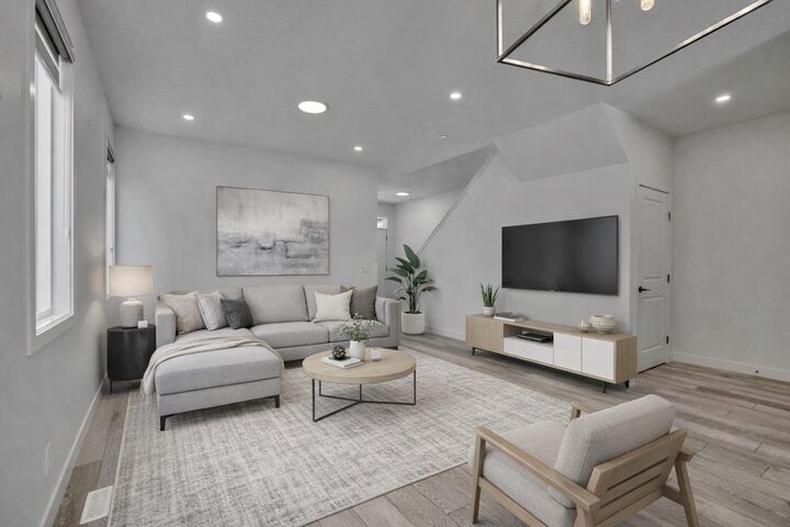 Photo de la propriété:  26 Amblehurst Path NW  AB T3P 1W8 