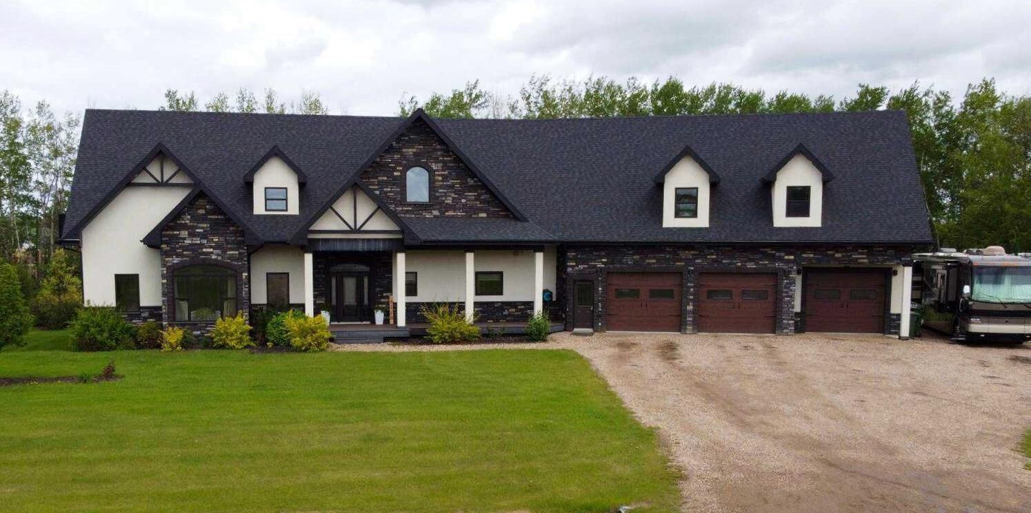 Property Photo: 9110 100 Ave AB T0H 2H0
