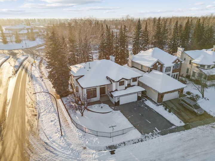 Property Photo:  5 McKenzie Lake Point SE  AB T2Z 1L7 
