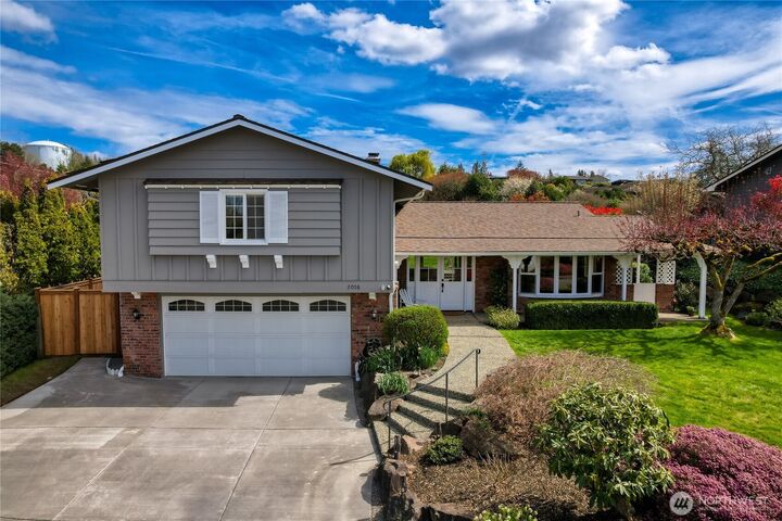 Property Photo:  2008  121st Avenue SE  WA 98005 