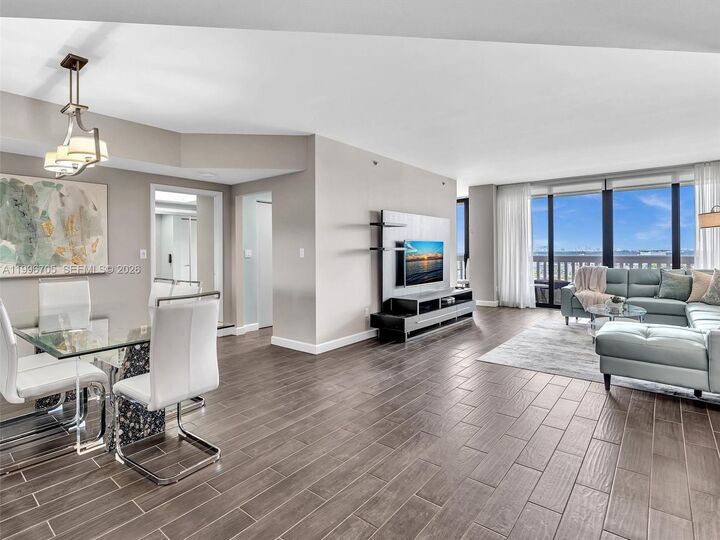 Property Photo: 2000 Island Blvd 1203 FL 33160