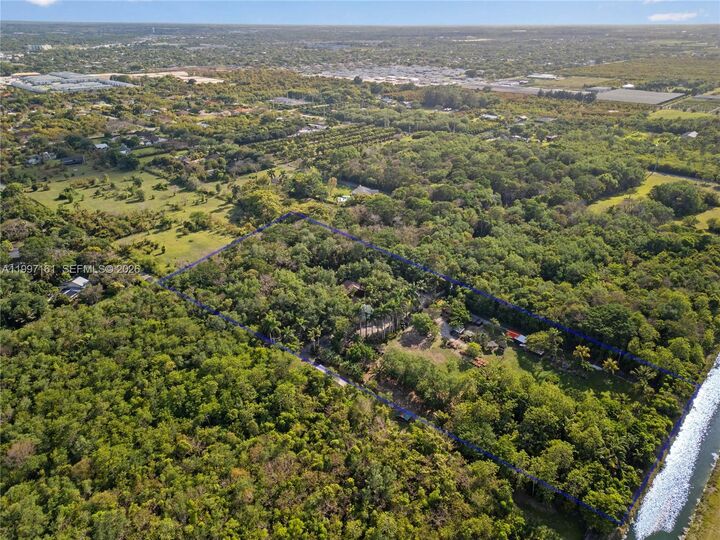 Property Photo:  15425 SW 268th St  FL 33032 