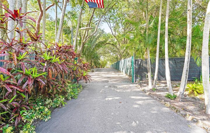 Property Photo:  15425 SW 268th St  FL 33032 