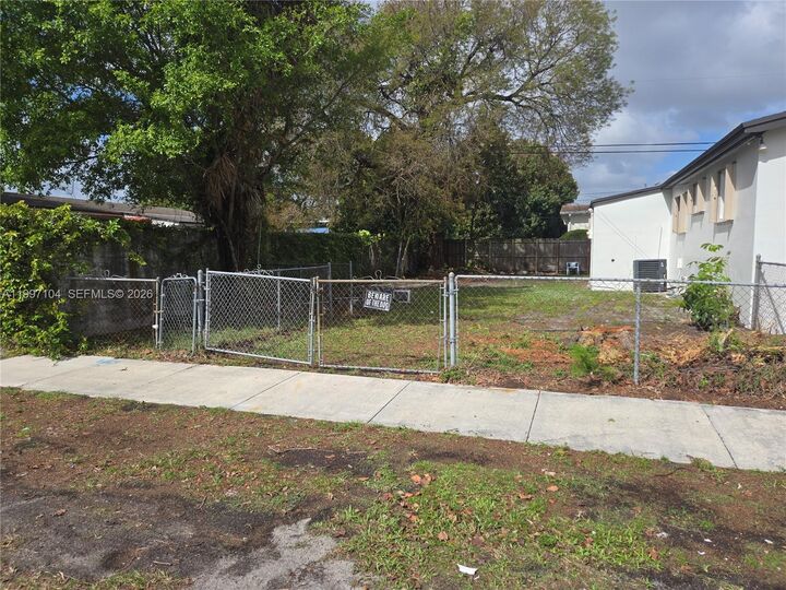 Property Photo:  7840 SW 23rd St  FL 33155 