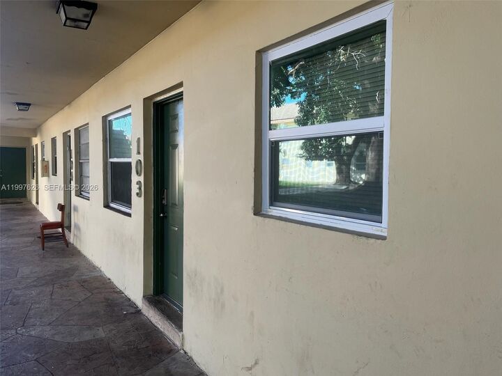 Property Photo: 4800 NW 24th Ct D103 FL 33313