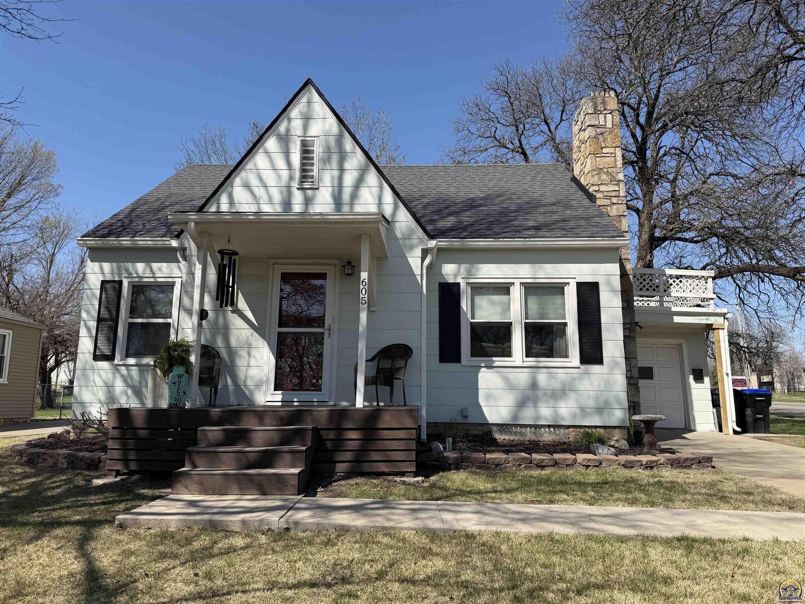Property Photo: 605 SW Webster Ave KS 66606