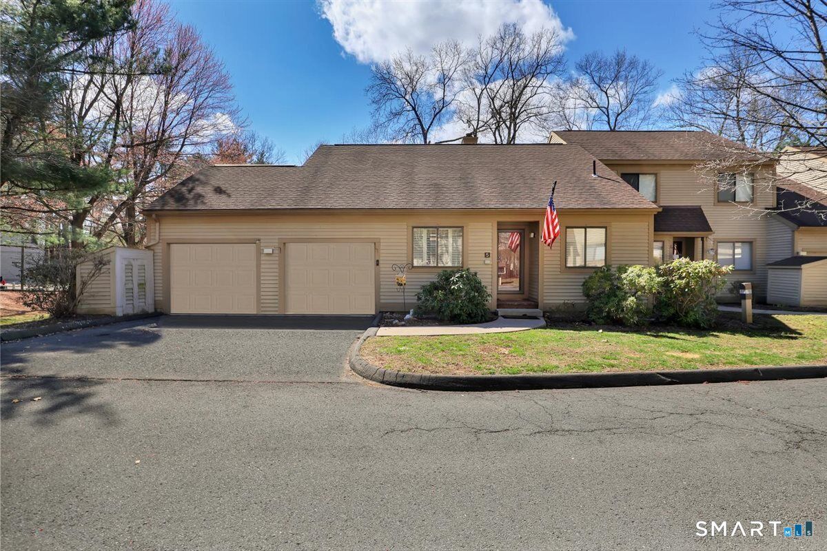 Property Photo:  5 Haddam Drive 5  CT 06001 