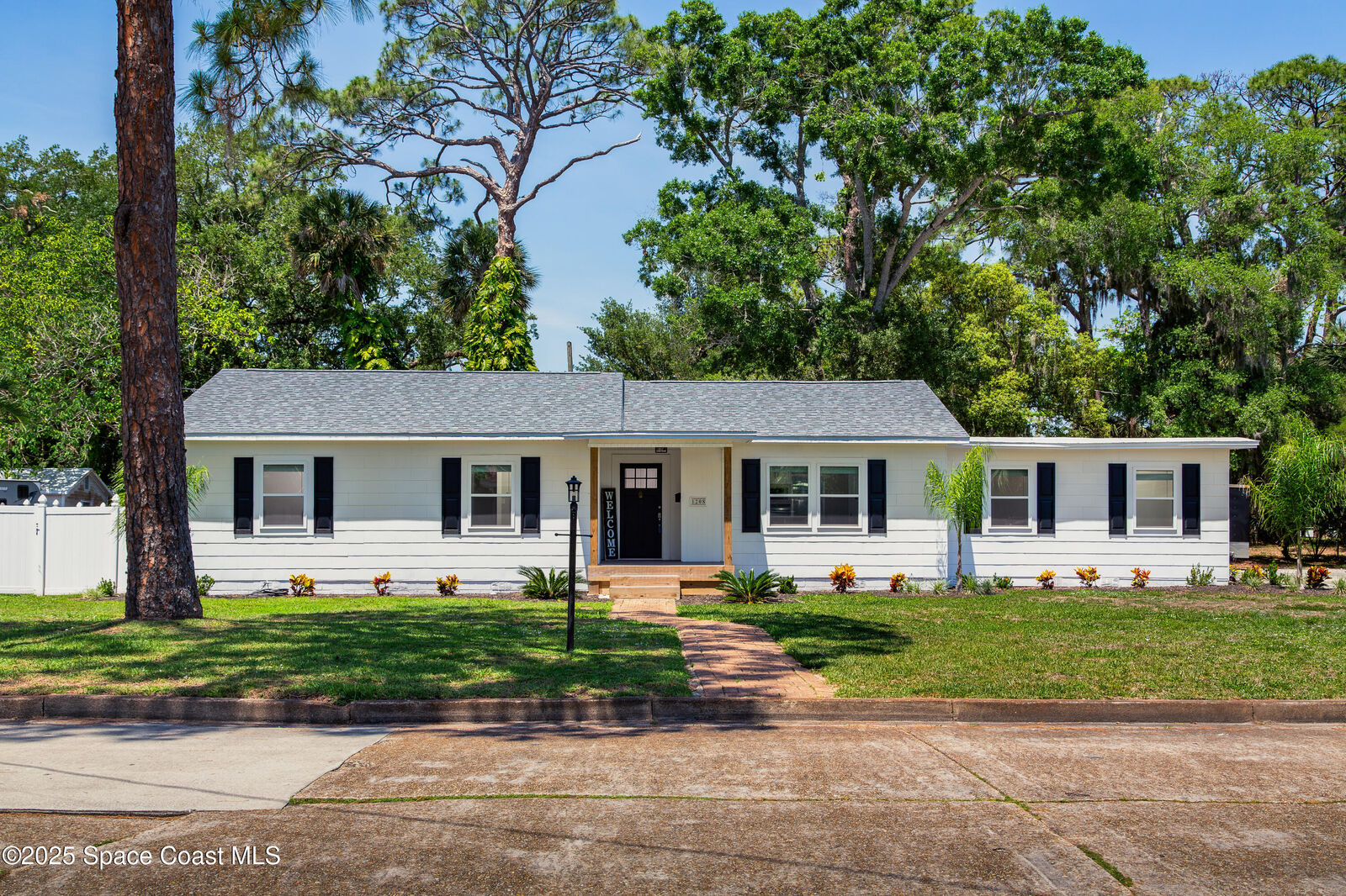 Property Photo:  1208 Indian River Avenue  FL 32780 