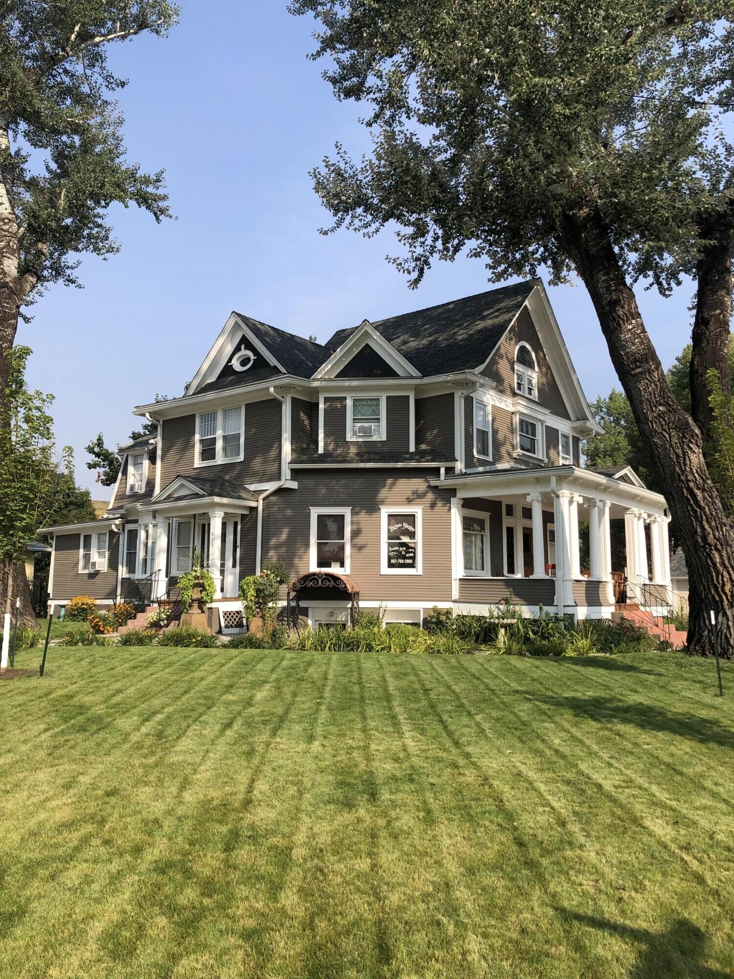 Property Photo:  813 W Loucks Street  WY 82801 