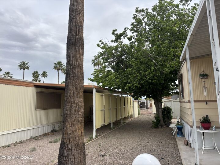 Property Photo: 4001 E Blacklidge Drive 4 AZ 85712