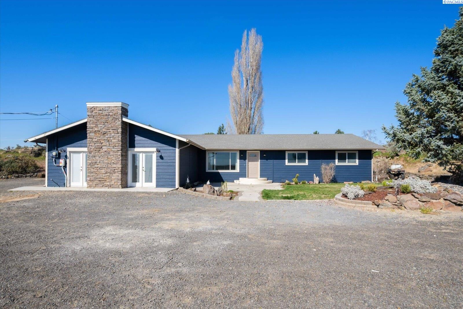 Property Photo:  700 Blanton Road  WA 99352-8840 