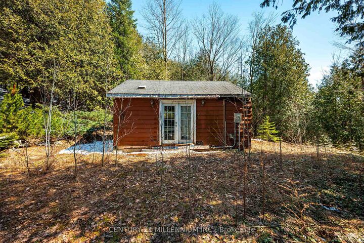 Property Photo:  713467 1st Line Ehs Line  ON L9W 5T3 