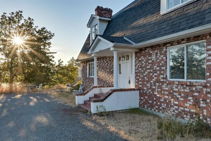 Property Photo: 4589 Blenkinsop Rd BC V8X 2C7