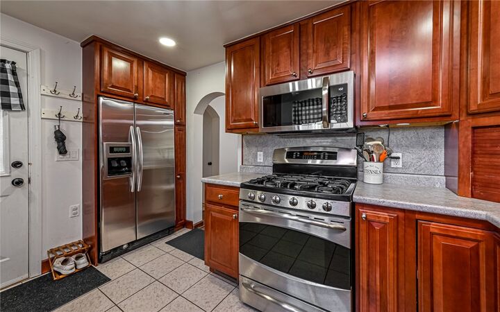 Property Photo: 212 Montclair Ave PA 15237