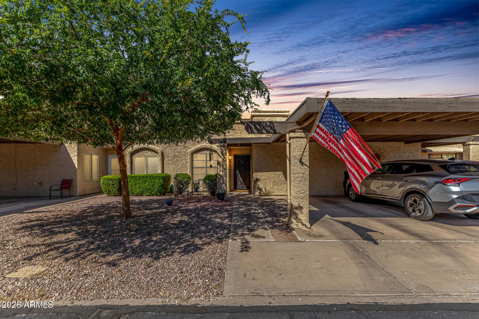 Property Photo:  462 S Boojum Way  AZ 85208 