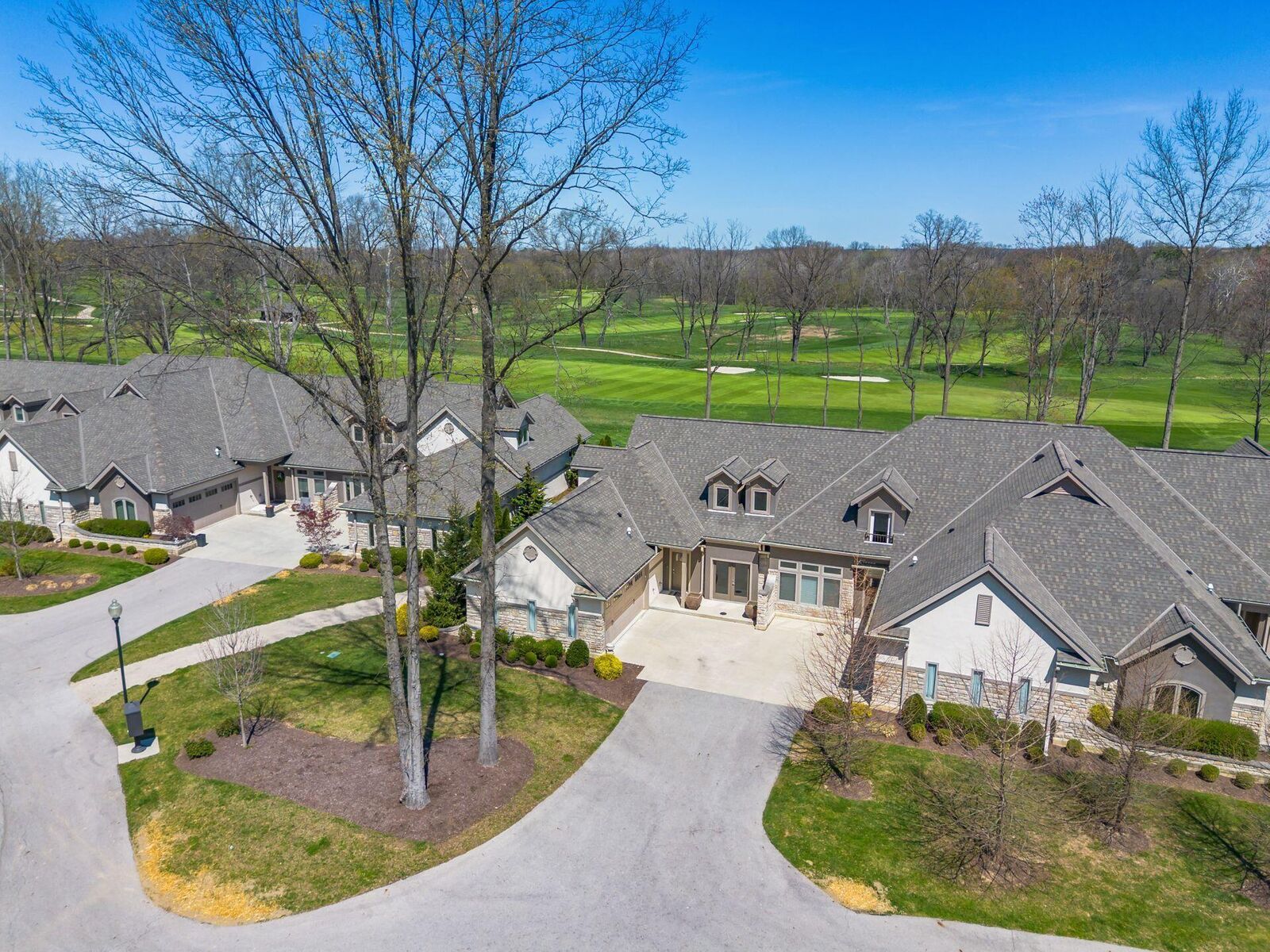 Property Photo:  714 Fairway Boulevard  OH 43213 