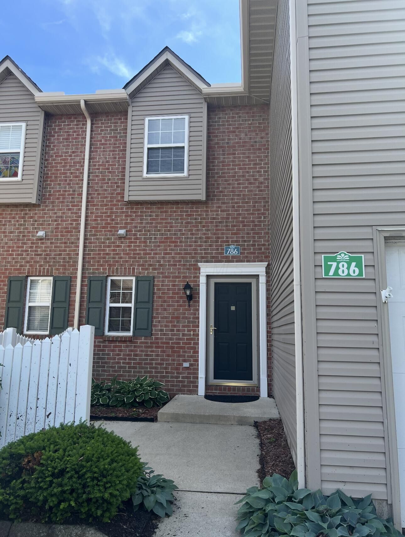 Property Photo:  786 Spring Valley Drive  OH 43035 