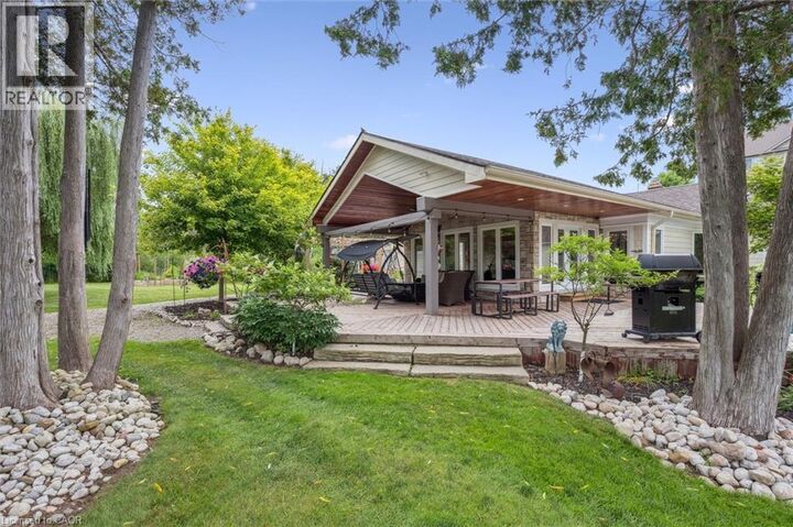 Property Photo: 882 Fairway Road North ON N2A 0C2