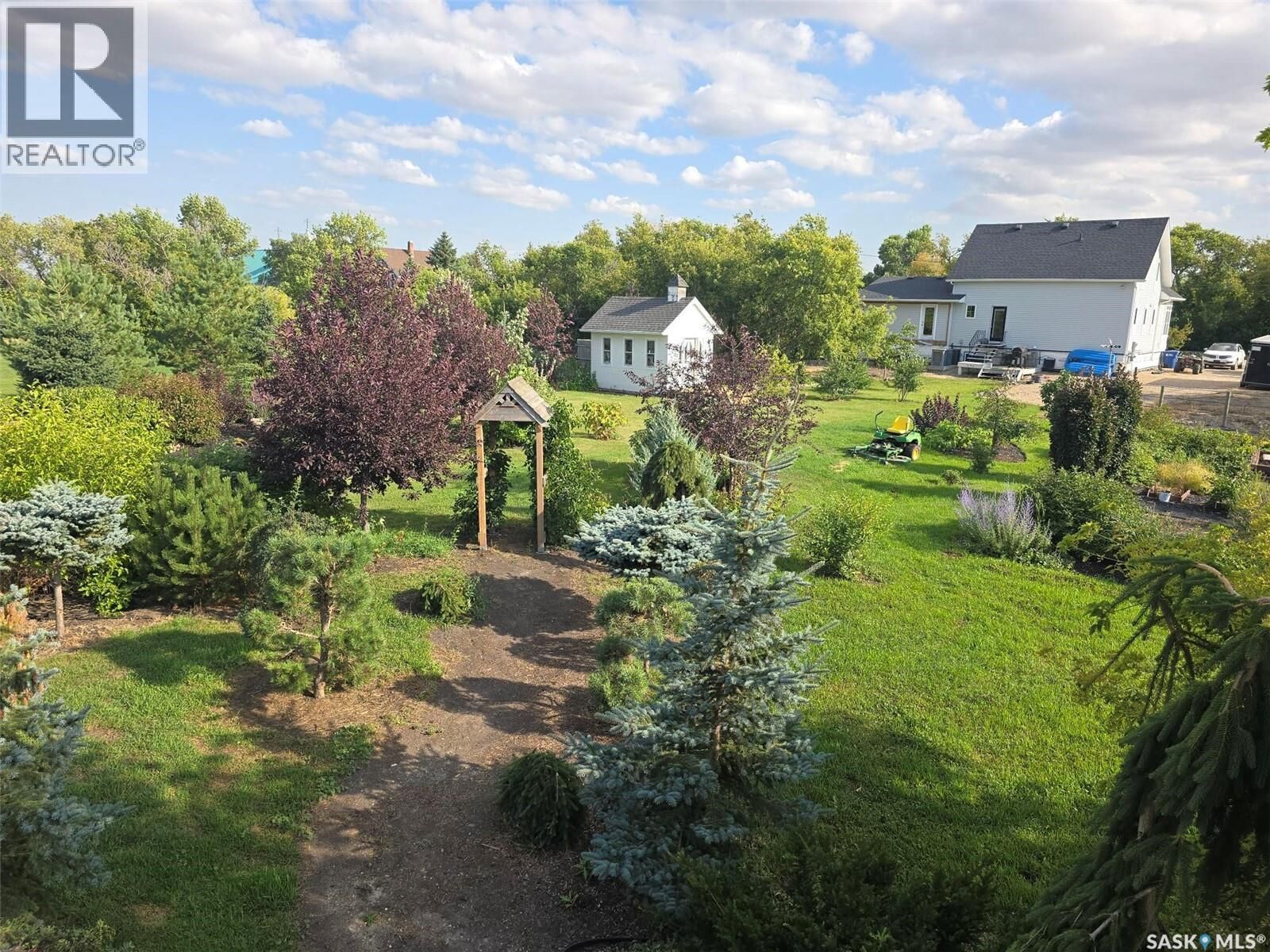 Property Photo:  1306 Assiniboia Avenue  SK S0G 2B0 