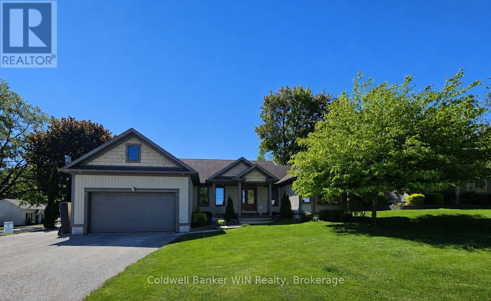Property Photo: 300 Durham Street West ON N0G 2L1