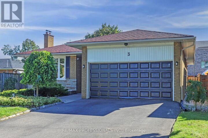 Property Photo:  3 Hartsdale Drive  ON M9R 2S1 