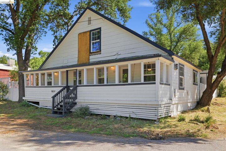 Property Photo:  18237 4th Ave  CA 95327 