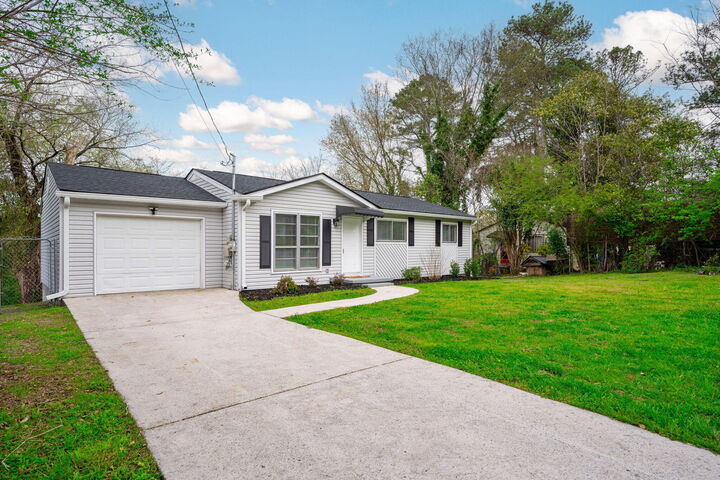 Property Photo: 1713 Parkway Drive TN 37406