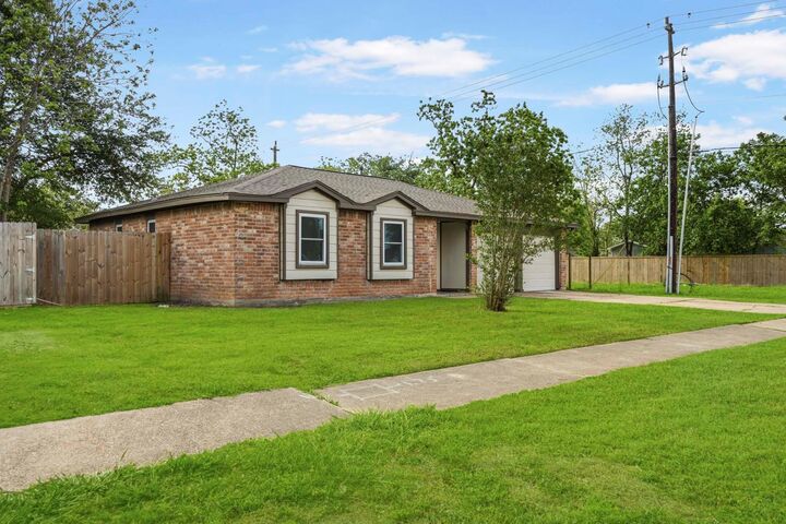 Property Photo:  5347 Castlecreek Lane  TX 77053 