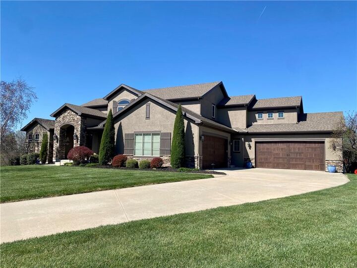 Property Photo:  8070 NW Masters Lane  MO 64152 