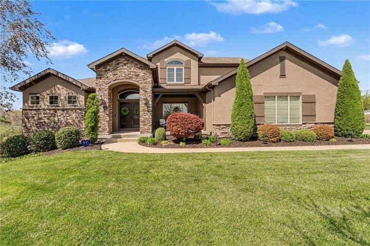 Property Photo:  8070 NW Masters Lane  MO 64152 