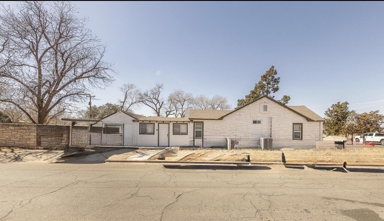 Property Photo:  2301 27th Street  TX 79411 