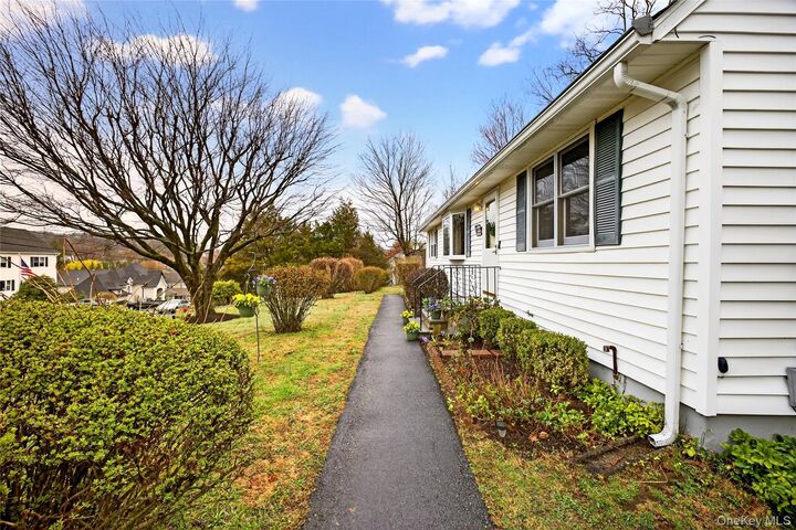 Property Photo:  107 Whittier Drive  NY 10594 