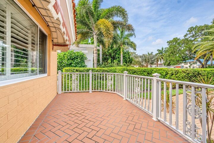 Property Photo:  243 Snell Isle Boulevard NE  FL 33704 