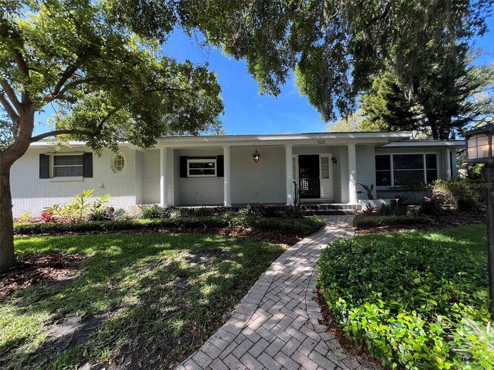 Property Photo: 520 S Riverhills Drive FL 33617