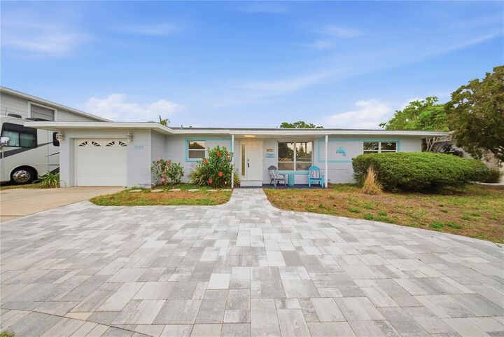 Property Photo: 6725 17th Lane N FL 33702