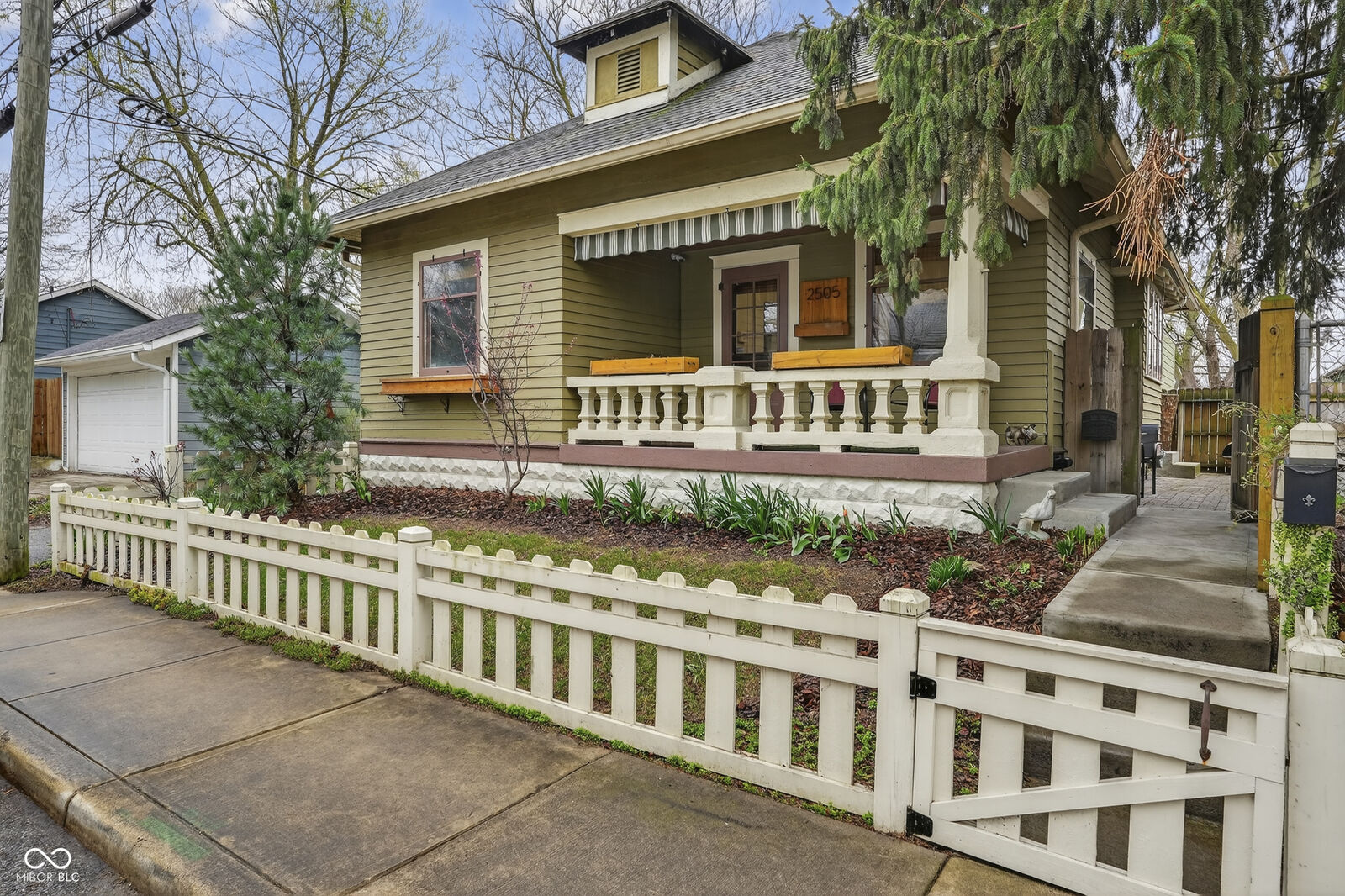 Property Photo:  2505 E Saint Clair Street  IN 46201 