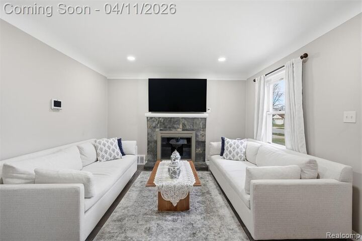 Property Photo:  5844 Gilman Street  MI 48135 2511 