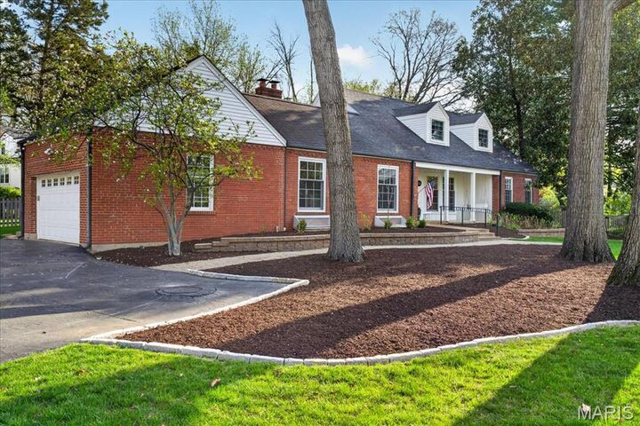 Property Photo:  326 Luther Lane  MO 63122 