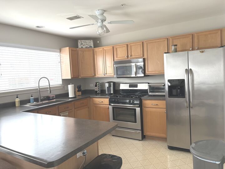 Property Photo: 669 Diamond Pointe Drive 669 IL 60060