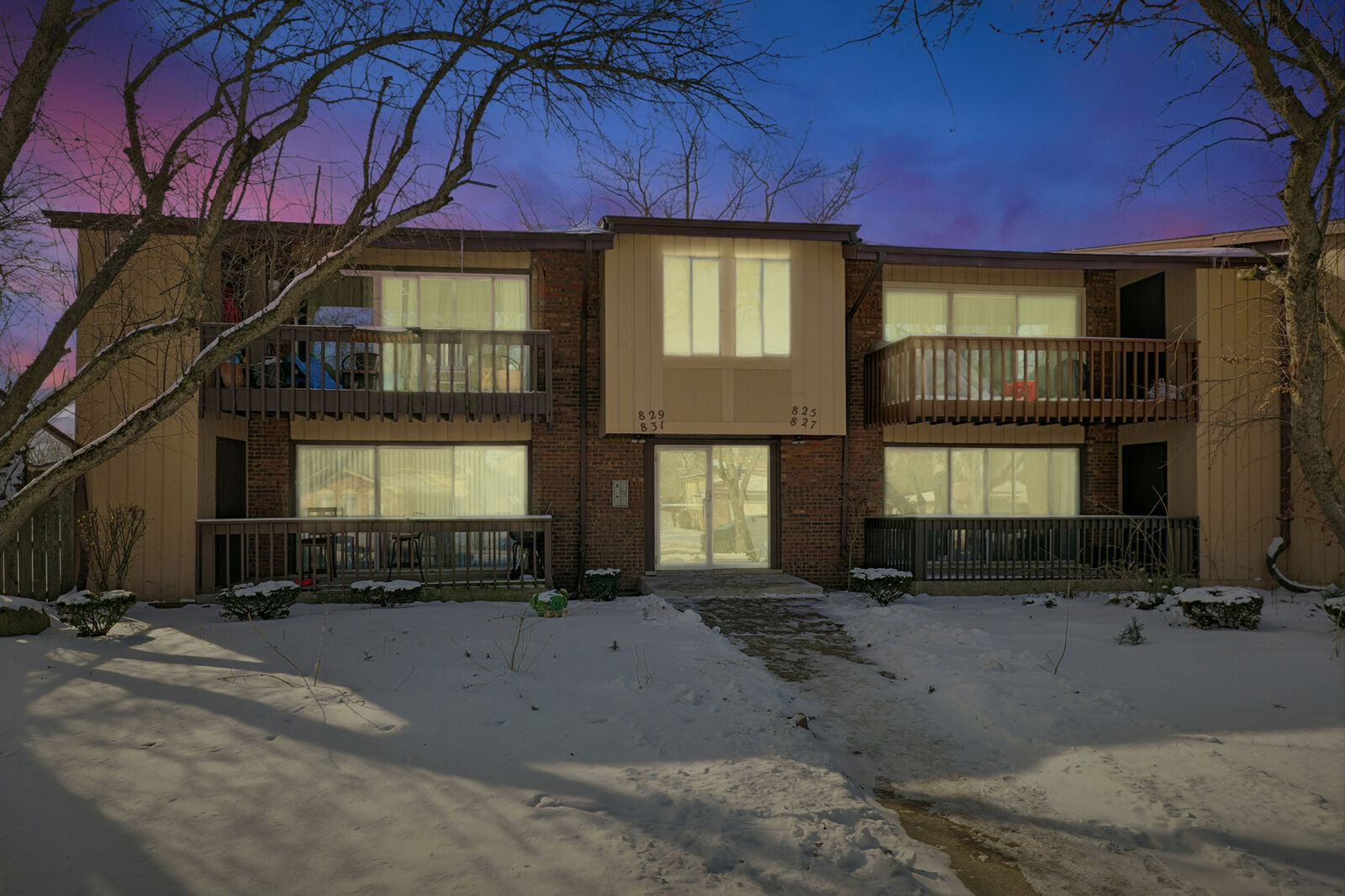 Property Photo:  827 E 194th Street 827  IL 60425 